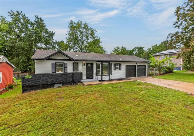 Photo 2 of Single family home for sale at 9609 E 79th Street, Raytown, MO 64138 | MLS# 2645213 | Listing updated on 2026-10-08