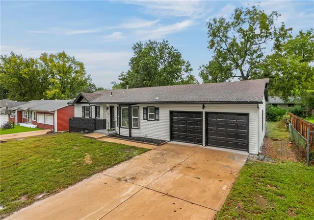 Photo 3 of Single family home for sale at 9609 E 79th Street, Raytown, MO 64138 | MLS# 2645213 | Listing updated on 2026-10-08