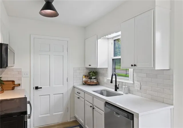 Photo 4 of Single family home for sale at 9609 E 79th Street, Raytown, MO 64138 | MLS# 2645213 | Listing updated on 2026-10-08