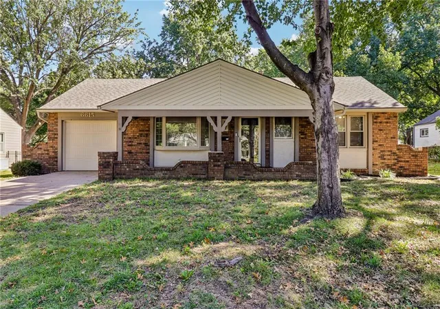 Photo 2 of Single family home for sale at 6615 Switzer Ln, Shawnee, KS 66203 | MLS# 2645214 | Listing updated on 2026-10-09