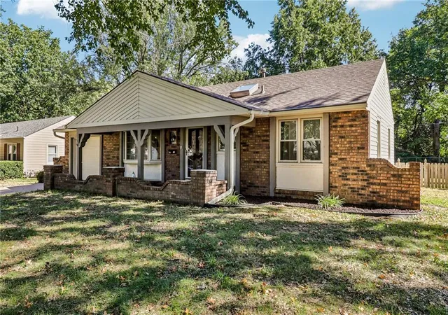 Photo 3 of Single family home for sale at 6615 Switzer Ln, Shawnee, KS 66203 | MLS# 2645214 | Listing updated on 2026-10-09