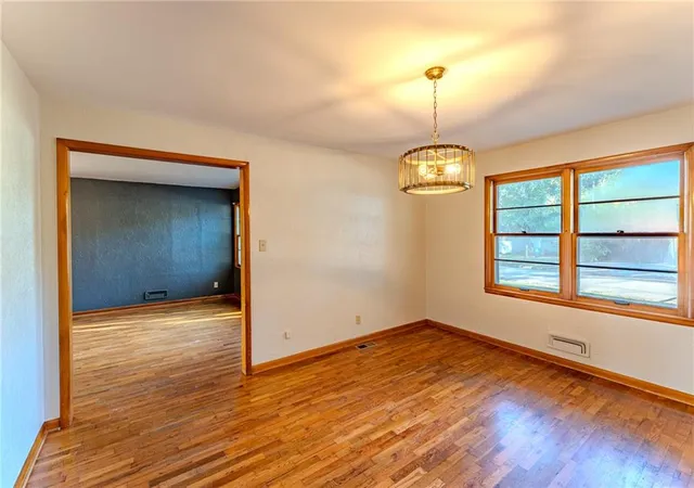 Photo 4 of Single family home for sale at 404 N State St, Yates Center, KS 66783 | MLS# 2645221 | Listing updated on 2026-10-08