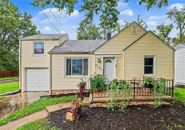 Photo 1 of Single family home for sale at 8101 Belleview Ave, Kansas City, MO 64114 | MLS# 2645232 | Listing updated on 2026-10-18