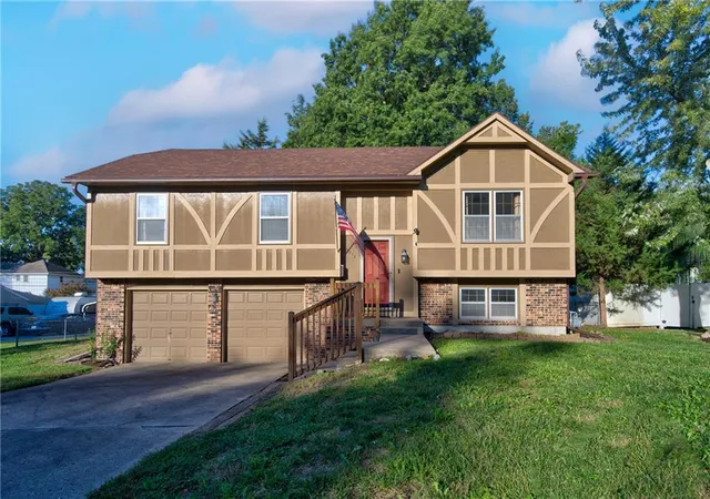 Photo 1 of Single family home for sale at 5712 Long Ave, Shawnee, KS 66216 | MLS# 2645233 | Listing updated on 2026-10-09