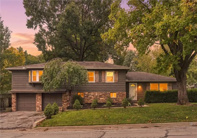 Photo 2 of Single family home for sale at 5603 Maple St, Mission, KS 66202 | MLS# 2645242 | Listing updated on 2026-10-18