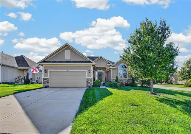 Photo 1 of Single family home for sale at 21647 W 177th Terrace, Olathe, KS 66062 | MLS# 2645244 | Listing updated on 2026-10-23