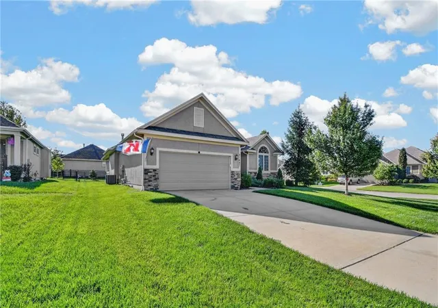 Photo 3 of Single family home for sale at 21647 W 177th Terrace, Olathe, KS 66062 | MLS# 2645244 | Listing updated on 2026-10-23