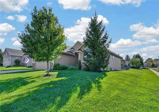 Photo 3 of Single family home for sale at 21647 W 177th Terrace, Olathe, KS 66062 | MLS# 2645244 | Listing updated on 2026-10-23