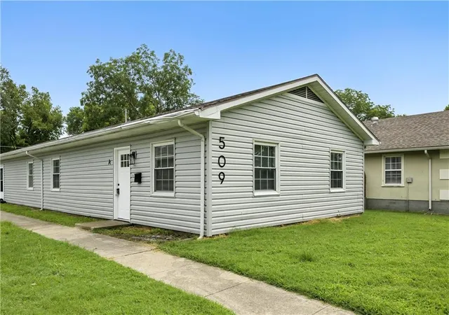 Photo 1 of Multi family home for sale at 509 E Jefferson St, Pittsburg, KS 66762 | MLS# 2645245 | Listing updated on 2026-10-02