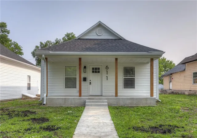 Photo 3 of Multi family home for sale at 509 E Jefferson St, Pittsburg, KS 66762 | MLS# 2645245 | Listing updated on 2026-10-02