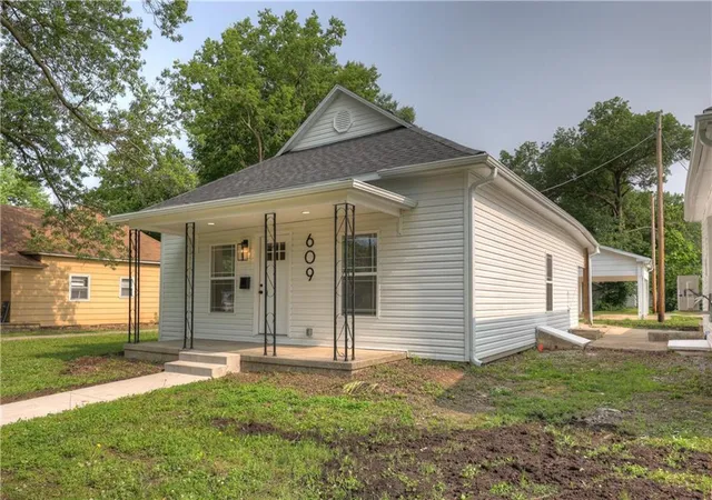 Photo 3 of Multi family home for sale at 509 E Jefferson St, Pittsburg, KS 66762 | MLS# 2645245 | Listing updated on 2026-10-02