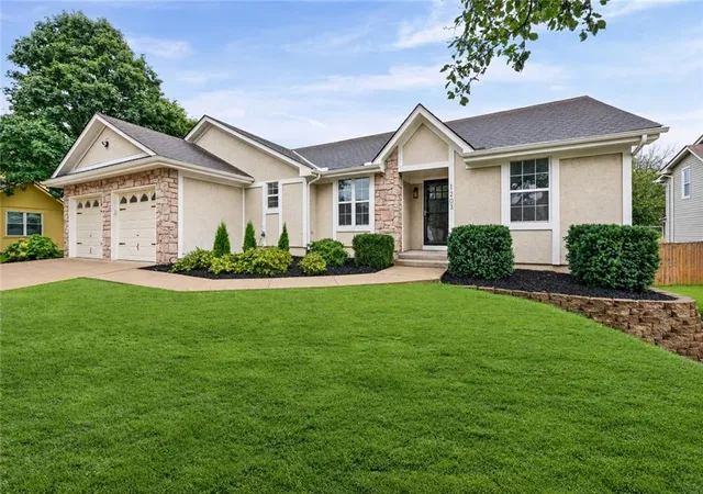 Photo 2 of Single family home for sale at 1203 E 118 Terrace, Kansas City, MO 64131 | MLS# 2645246 | Listing updated on 2026-10-08