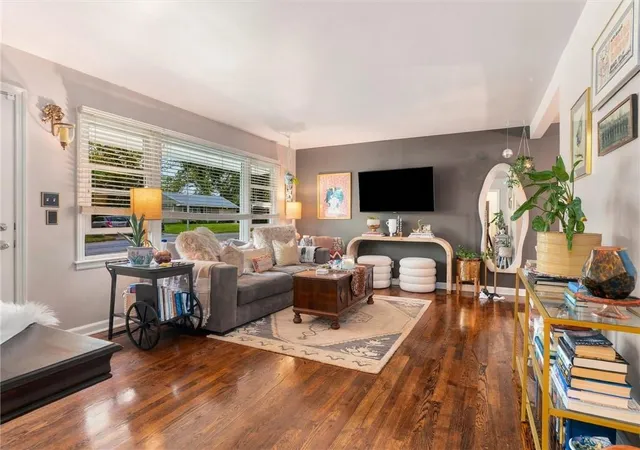 Photo 4 of Sale Pending at 5329 N Michigan Ave, Kansas City, MO 64118 | MLS# 2645247 | Listing updated on 2026-10-18