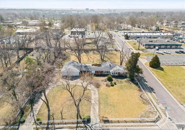 Photo 2 of Single family home for sale at 6909 W 82nd Street, Overland Park, KS 66204 | MLS# 2645250 | Listing updated on 2026-10-03