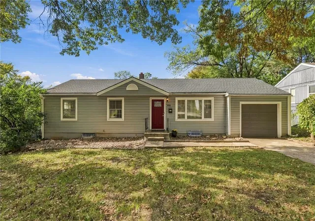 Photo 1 of Single family home for sale at 9012 Wornall Rd, Kansas City, MO 64114 | MLS# 2645251 | Listing updated on 2026-10-21