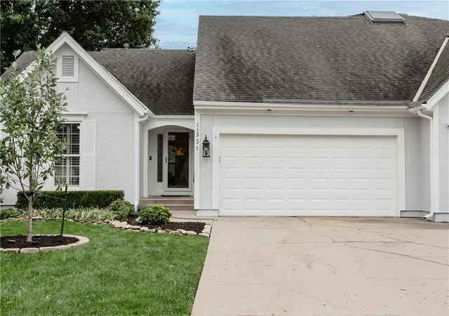 Photo 1 of Sale Pending at 11931 Slater St, Overland Park, KS 66213 | MLS# 2645254 | Listing updated on 2026-10-17