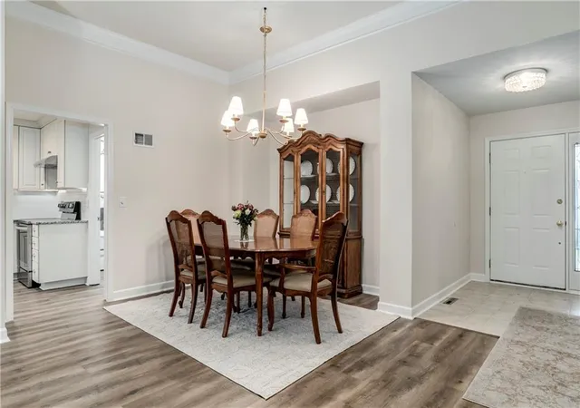 Photo 4 of Sale Pending at 11931 Slater St, Overland Park, KS 66213 | MLS# 2645254 | Listing updated on 2026-10-17