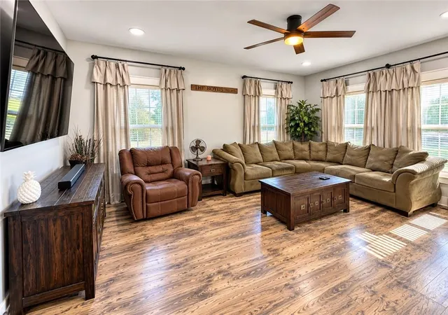 Photo 4 of Single family home for sale at 12366 SE Highway 116, Braymer, MO 64624 | MLS# 2645271 | Listing updated on 2026-10-07