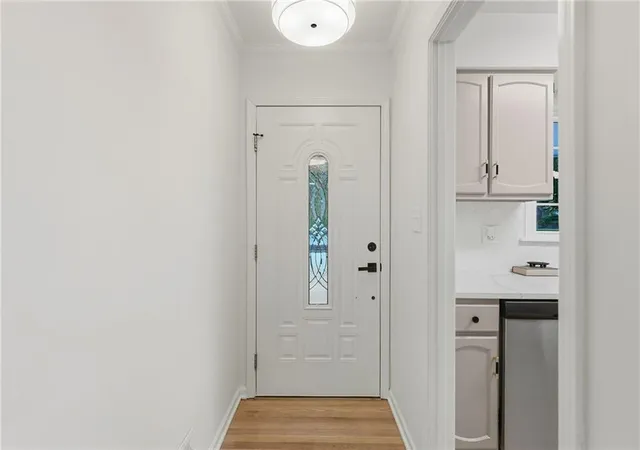 Photo 3 of Single family home for sale at 609 SW Elwood Dr, Lees Summit, MO 64081 | MLS# 2645280 | Listing updated on 2026-10-03