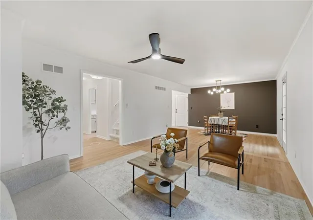 Photo 3 of Single family home for sale at 609 Sw Elwood Dr, Lees Summit, MO 64081 | MLS# 2645280 | Listing updated on 2026-10-14