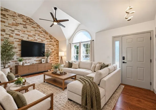 Photo 3 of Single family home for sale at 1304 Ne 104th Place, Kansas City, MO 64155 | MLS# 2645282 | Listing updated on 2026-10-18