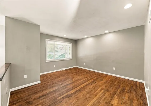 Photo 4 of Single family home for sale at 4961 NW Woody Crk Ln, Kansas City, MO 64151 | MLS# 2645283 | Listing updated on 2026-10-08