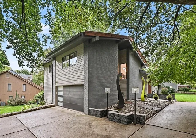Photo 2 of Single family home for sale at 12707 Cherokee Ln, Leawood, KS 66209 | MLS# 2645291 | Listing updated on 2026-10-09