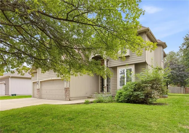 Photo 2 of Sale Pending at 361 W Westhoff Pl, Gardner, KS 66030 | MLS# 2645294 | Listing updated on 2026-10-15