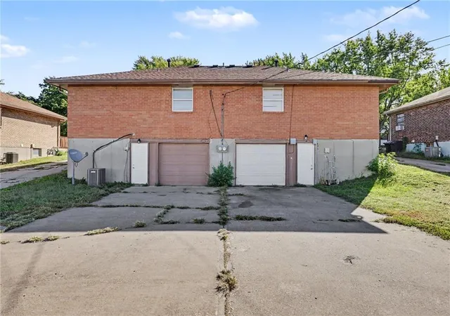 Photo 4 of House for sale at 1001 SW -1003 Kings Cross Rd, Blue Springs, MO 64014 | MLS# 2645297 | Listing updated on 2026-10-09