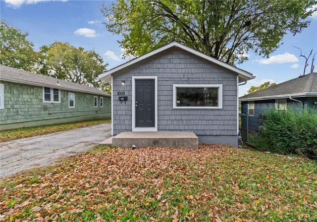Photo 2 of Single family home for sale at 1003 E 83rd Terrace, Kansas City, MO 64131 | MLS# 2645302 | Listing updated on 2026-10-19