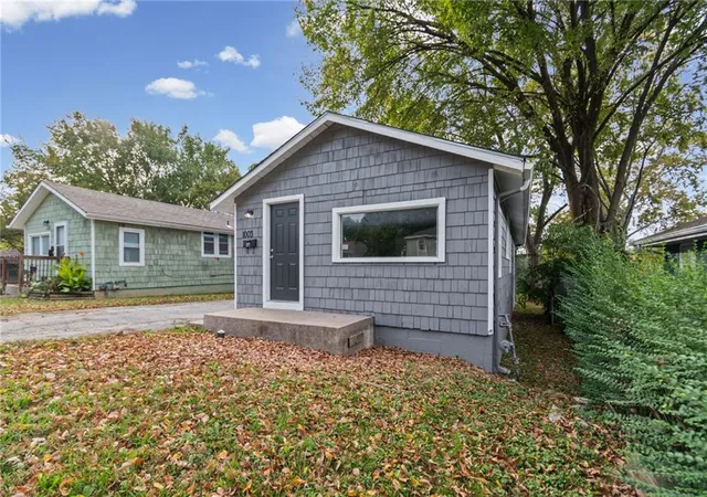 Single family home for sale at 1003 E 83rd Terrace, Kansas City, MO 64131 | MLS# 2645302