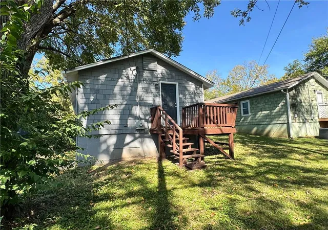 Photo 4 of Single family home for sale at 1003 E 83rd Terrace, Kansas City, MO 64131 | MLS# 2645302 | Listing updated on 2026-10-08