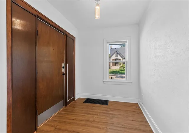Photo 4 of Single family home for sale at 4927 Woodland Ave, Kansas City, MO 64110 | MLS# 2645305 | Listing updated on 2026-10-17