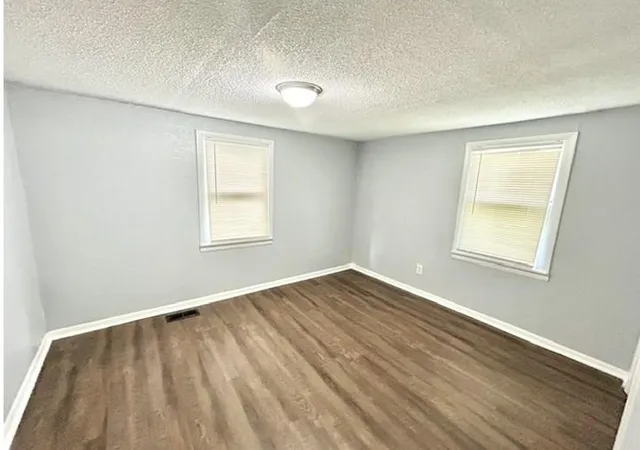 Photo 4 of Single family home for sale at 810 S Woodbury St, Independence, MO 64050 | MLS# 2645307 | Listing updated on 2026-10-03