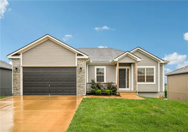 Photo 1 of Single family home for sale at 1208 Nw Hilltop Ln, Grain Valley, MO 64029 | MLS# 2645320 | Listing updated on 2026-10-08