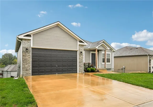 Photo 2 of Single family home for sale at 1208 Nw Hilltop Ln, Grain Valley, MO 64029 | MLS# 2645320 | Listing updated on 2026-10-08