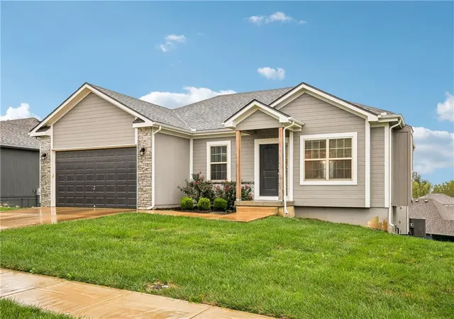 Photo 3 of Single family home for sale at 1208 Nw Hilltop Ln, Grain Valley, MO 64029 | MLS# 2645320 | Listing updated on 2026-10-08