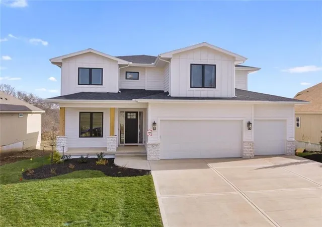 Photo 1 of Sale Pending at 9439 Wild Rose Ln, Lenexa, KS 66227 | MLS# 2645321 | Listing updated on 2026-10-06