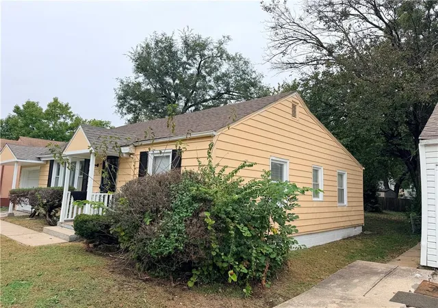 Photo 2 of Single family home for sale at 3004 102nd Road, Kansas City, MO 66418 | MLS# 2645323 | Listing updated on 2026-10-19
