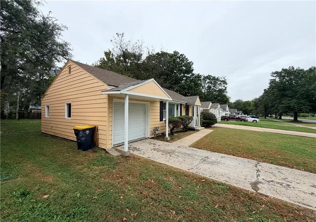 Photo 3 of Single family home for sale at 3004 102nd Road, Kansas City, MO 66418 | MLS# 2645323 | Listing updated on 2026-10-19