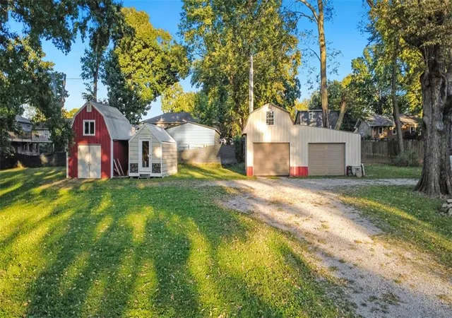Photo 3 of Single family home for sale at 2509 S Vermont Ave, Independence, MO 64052 | MLS# 2645324 | Listing updated on 2026-10-08