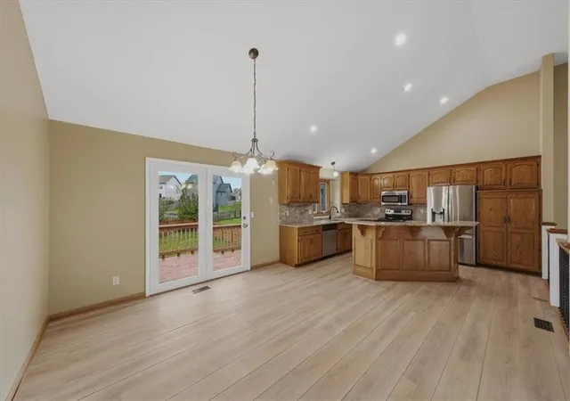 Photo 4 of Single family home for sale at 515 NE 95 Court, Kansas City, MO 64155 | MLS# 2645329 | Listing updated on 2026-10-22