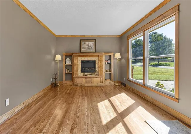 Photo 3 of Single family home for sale at 112 W 8th Street, Kearney, MO 64060 | MLS# 2645336 | Listing updated on 2026-10-08