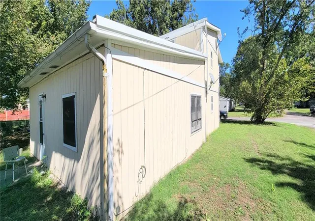 Photo 2 of Single family home for sale at 28 Ohio St, Iola, KS 66749 | MLS# 2645338 | Listing updated on 2026-10-03
