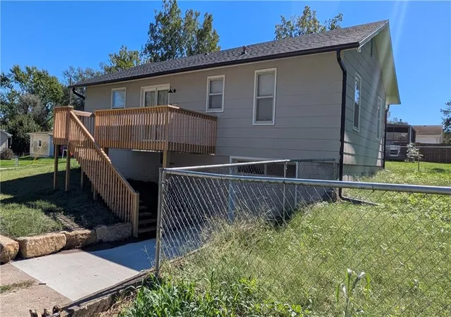 Photo 3 of Single family home for sale at 1216 Alexander St, Chillicothe, MO 64601 | MLS# 2645342 | Listing updated on 2026-10-07