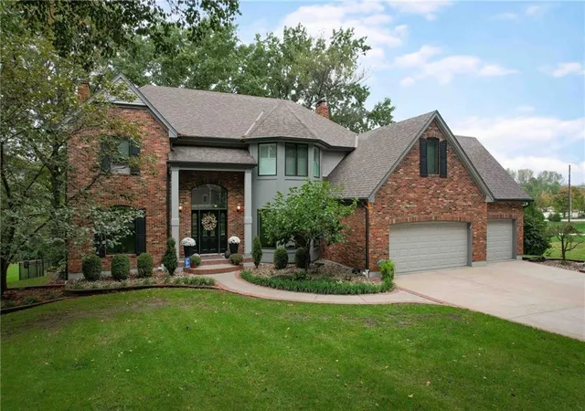 Photo 1 of Single family home for sale at 9510 SE Keystone Dr, Lees Summit, MO 64086 | MLS# 2645345 | Listing updated on 2026-10-15