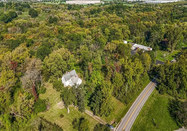 Photo 1 of Single family home for sale at 1110 County Rd B Hwy, Liberty, MO 64068 | MLS# 2645366 | Listing updated on 2026-10-08