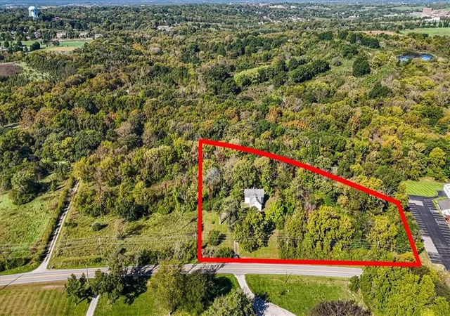 Photo 2 of Single family home for sale at 1110 County Rd B Hwy, Liberty, MO 64068 | MLS# 2645366 | Listing updated on 2026-10-08