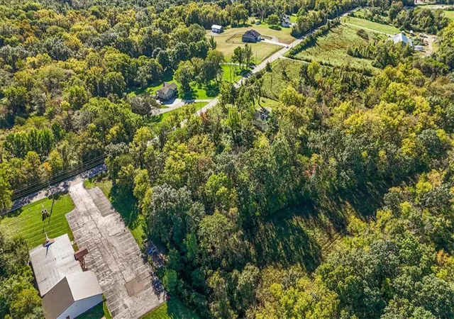 Photo 3 of Single family home for sale at 1110 County Rd B Hwy, Liberty, MO 64068 | MLS# 2645366 | Listing updated on 2026-10-08