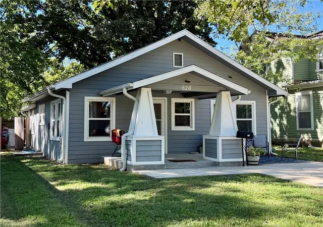 Photo 1 of Single family home for sale at 626 S Locust St, Ottawa, KS 66067 | MLS# 2645372 | Listing updated on 2026-10-08